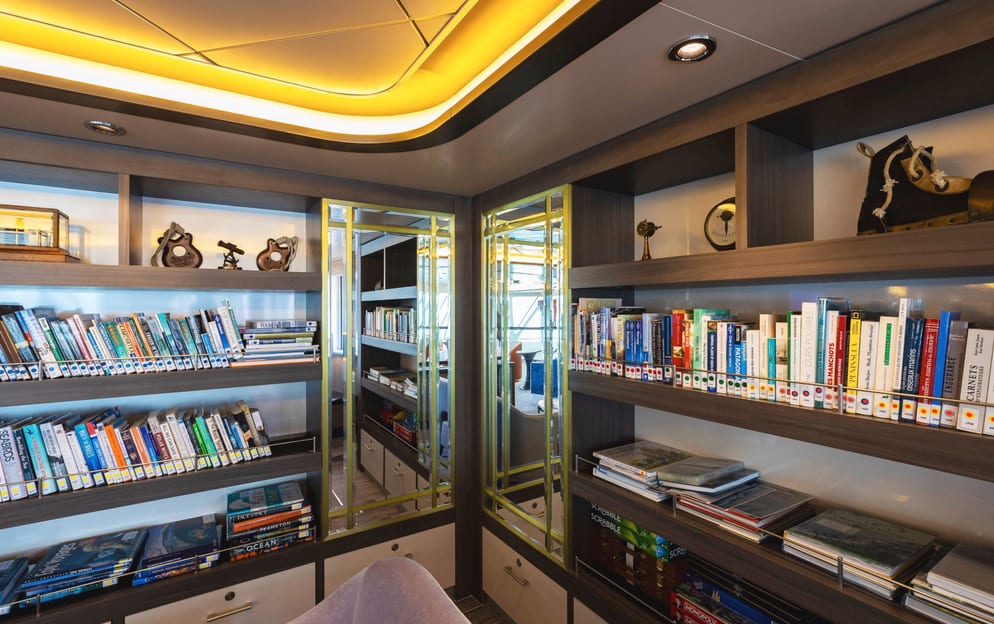 AE Expeditions, SYLVIA EARLE, The Library, Sylvia Earle, Richard I'Anson-1.jpg